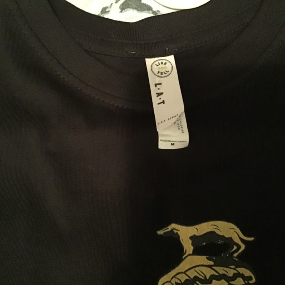 Harry Potter Hufflepuff Graphic Tee - Picture 2 of 2